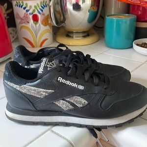 Reebok Sneakers